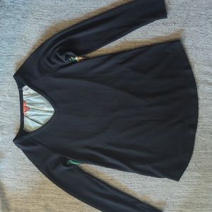 Long sleeved knit shirt